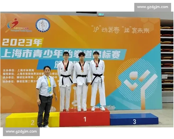 以荣誉为动力追求卓越塑造个人与集体的辉煌篇章